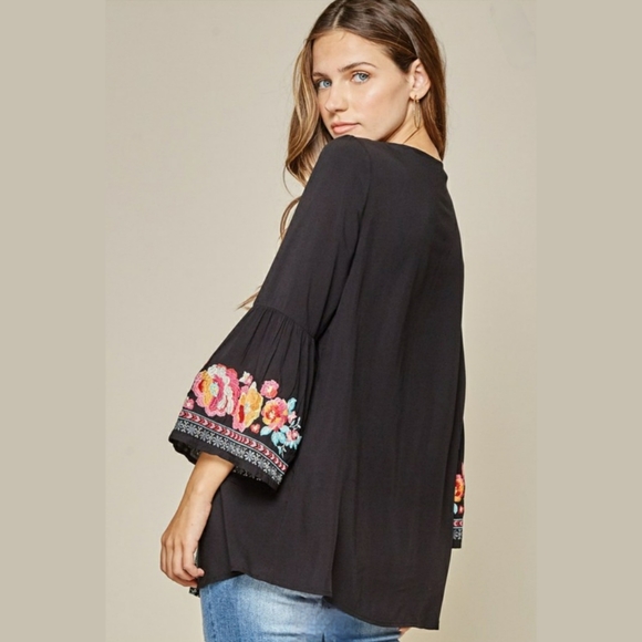 NWT Trumpet Sleeve Embroidered VNeck Black Tunic - Picture 4 of 6